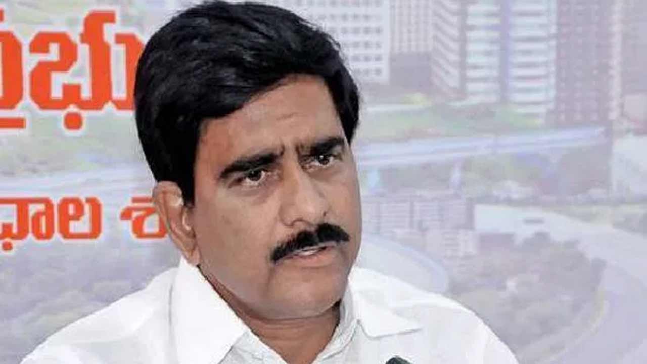 Devineni Uma | ఎనీవేర్ రిజిస్ట్రేషన్ ముసుగులో భారీ భూదందా.. వైఎస్ జగన్పై విరుచుకుపడ్డ దేవినేని