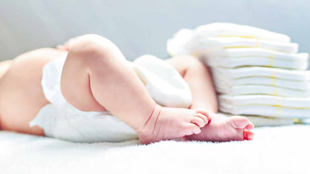Parenting Tips | మీ పిల్లలకు డైపర్లు వాడుతున్నారా? ఈ విషయాలు తెలుసుకోకపోతే ఇబ్బందుల్లో పడిపోతారు!