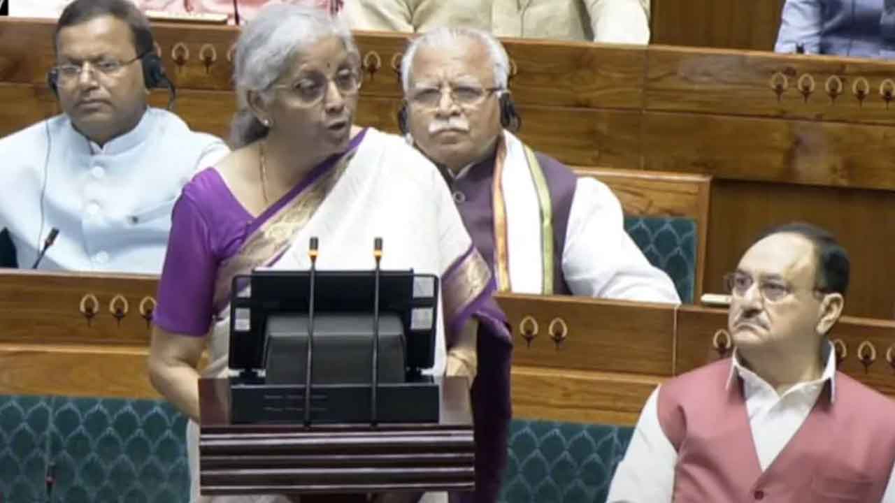 రక్షణ రంగానికి 6.21 లక్షల కోట్లు