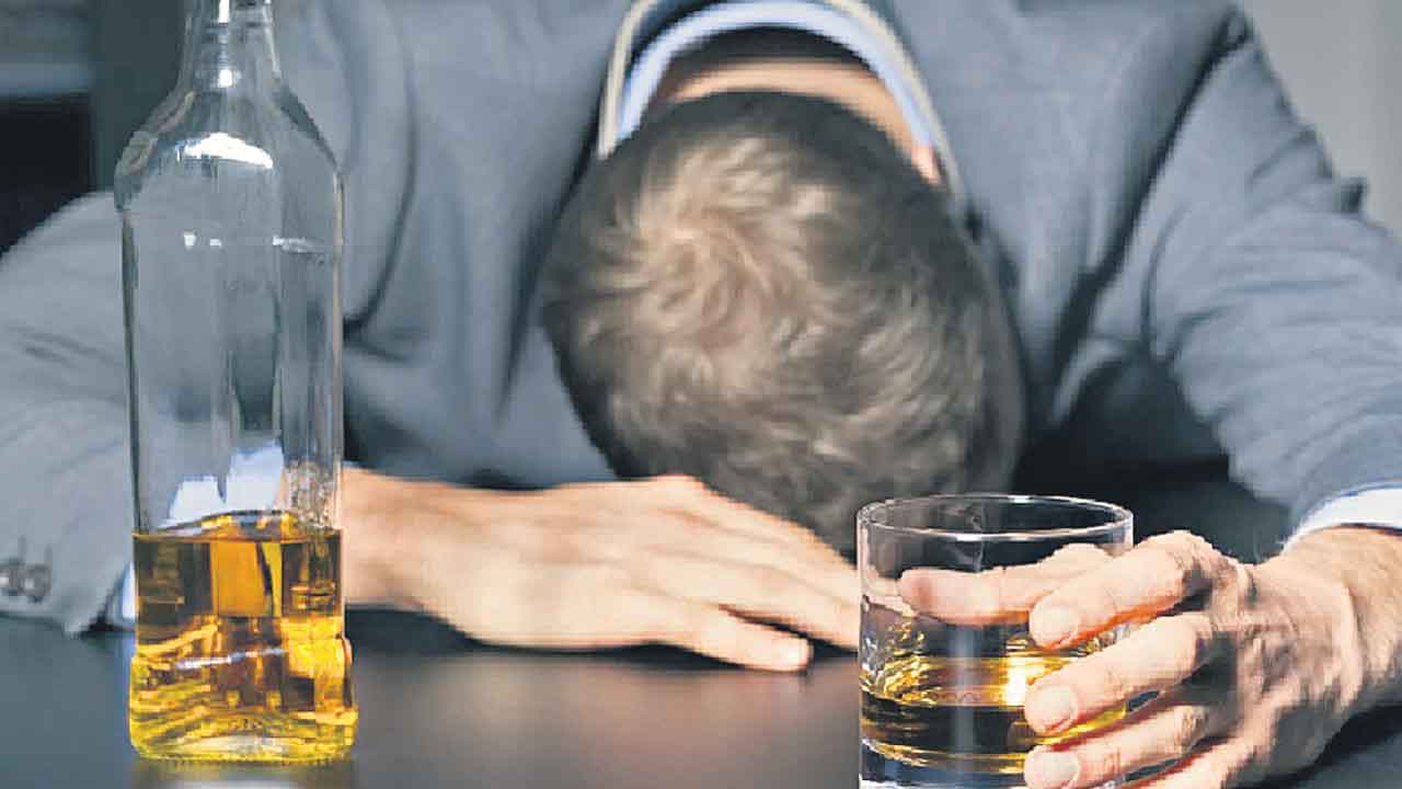 Memory Problems | ఆల్కహాల్‌, ఎనర్జీ డ్రింక్స్‌ కలిపి తాగుతున్నారా.. అయితే మీకు జ్ఞాపకశక్తి సమస్యలు తప్పవు!