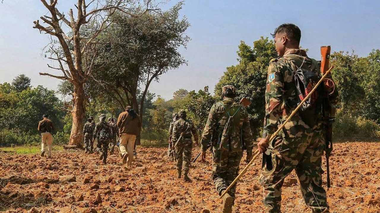 Encounter | ఛత్తీస్‌గఢ్‌లో భారీ ఎన్‌కౌంటర్‌.. 11 మంది నక్సల్స్‌ మృతి