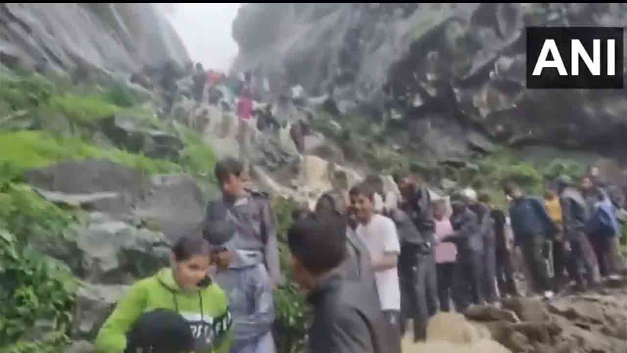 Anjaneri Fort | ఫలించిన రెస్క్యూ ఆపరేషన్‌ : అంజనేరి కోటలో చిక్కుకున్న 200 మంది టూరిస్ట్‌లు సేఫ్‌