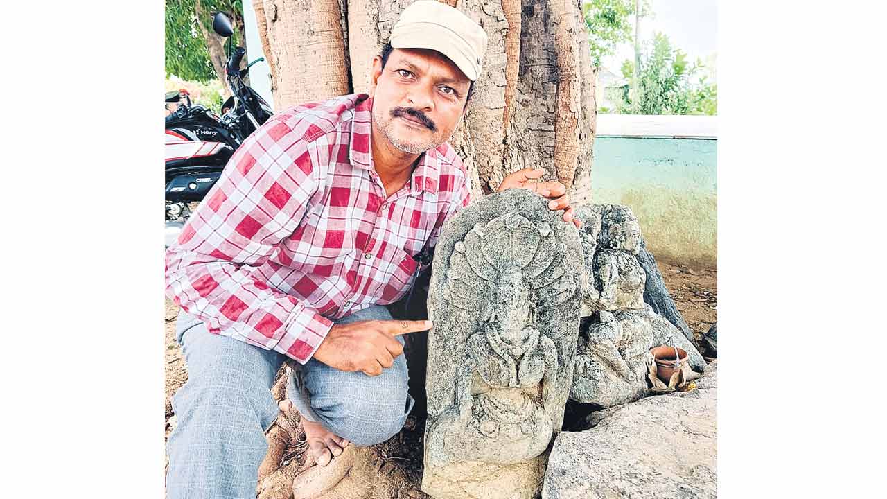 గూడూరులో అరుదైన జైన పద్మావతి శిల్పాలు