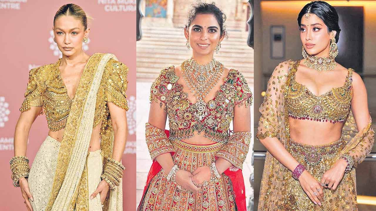 నీ బ్లౌజు బంగారం కానూ..!