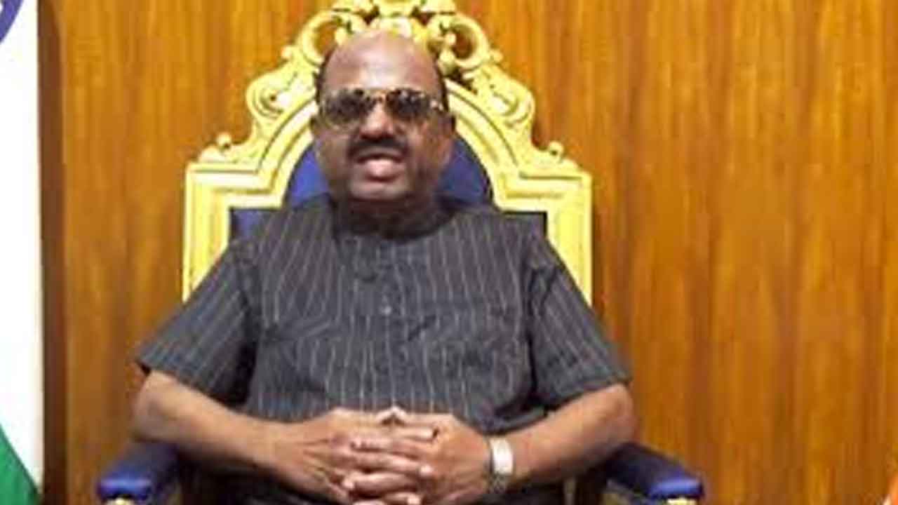 ఆ ఇద్దరు ఎమ్మెల్యేలపై గవర్నర్‌ జరిమానా రూ.500