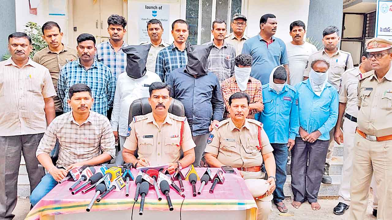 పుట్టక ముందే బేరం!