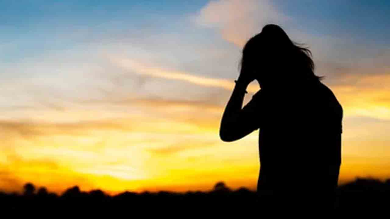 Group-1 | ఏ చెట్టుకు ఉరి పెట్టుకోవాలి స‌ర్..! రేవంత్ ప్ర‌భుత్వాన్ని నిల‌దీస్తూ బోరున విల‌పించిన గ్రూప్-1 అభ్య‌ర్థి