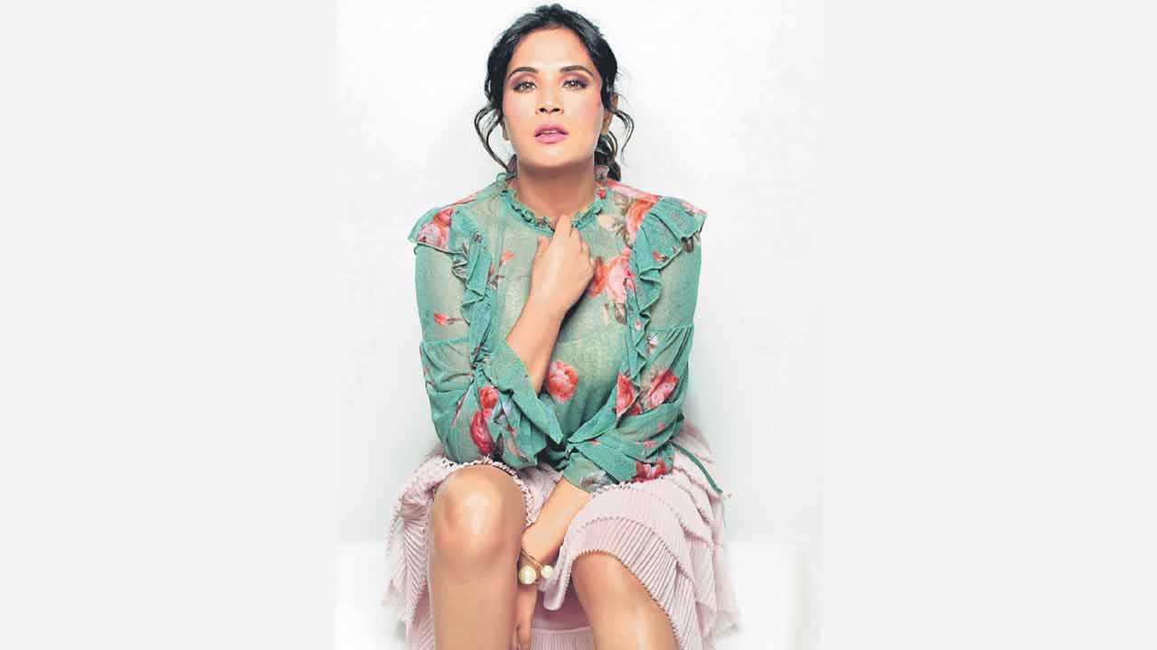 ఎన్ని సర్జరీలు చేసుకుంటావ్‌ అక్కా!