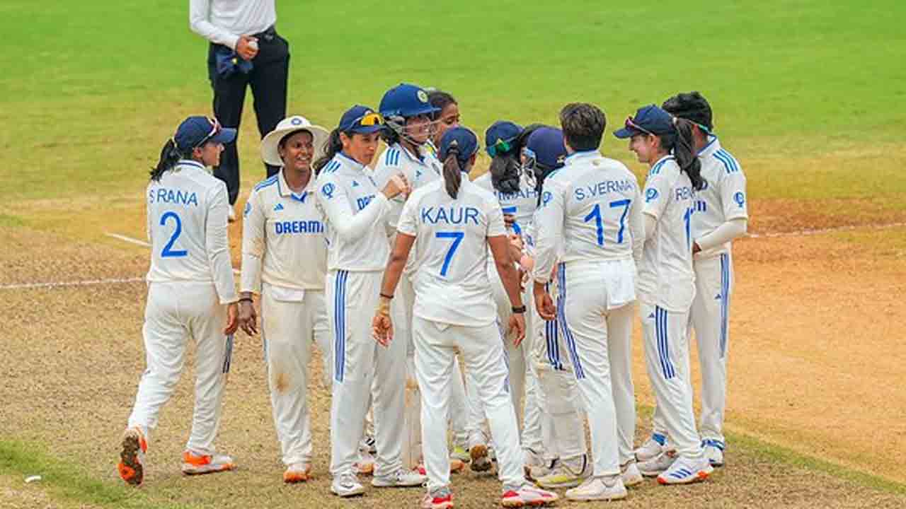 INDW vs SAW | షఫాలీ, స్నేహ్ రానా అదుర్స్.. ఏకైక టెస్టులో భారత్ జయభేరి