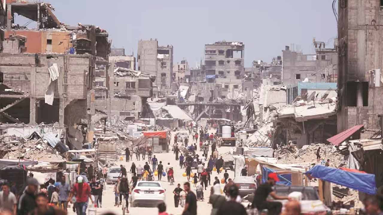 ఇజ్రాయెల్‌ దాడిలో 71 మంది దుర్మరణం