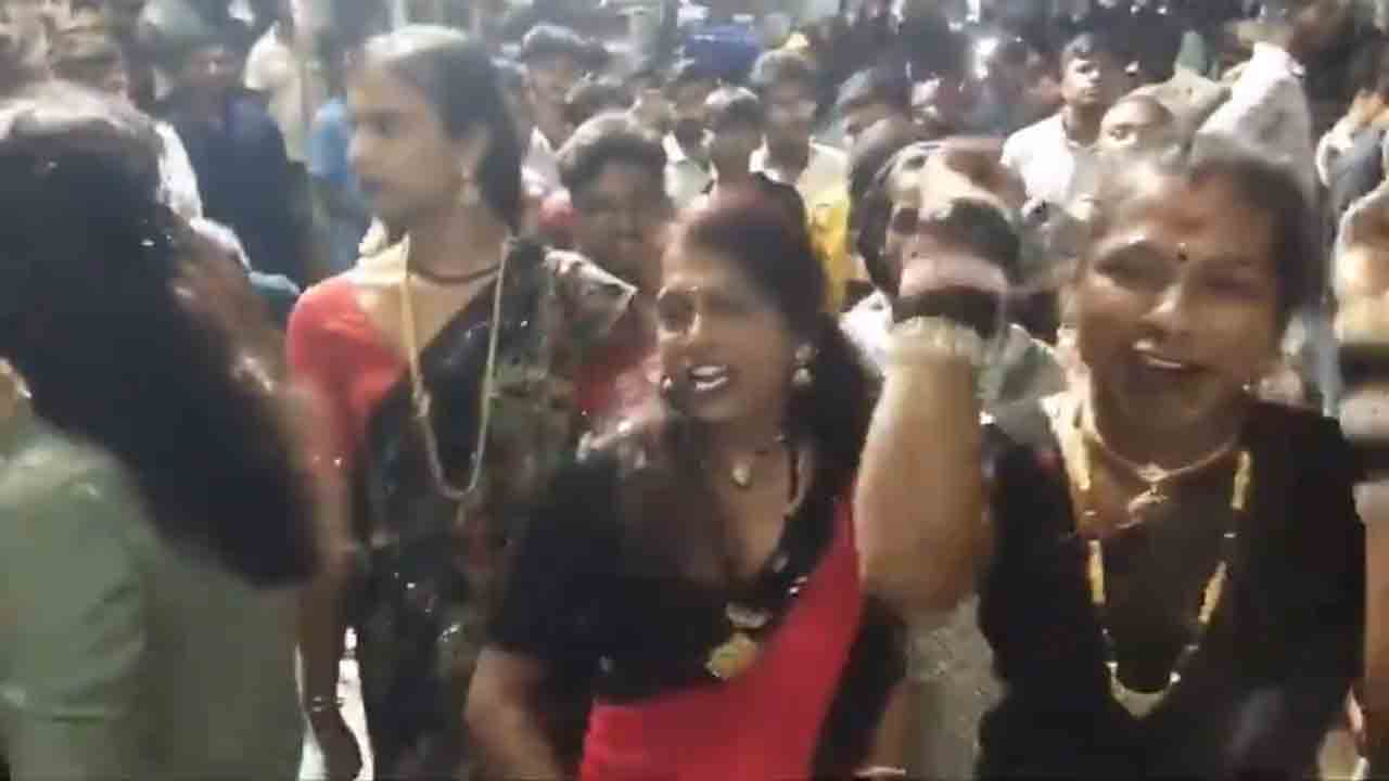 Balkampeta Yellamma | రేవంత్ రెడ్డికి శాప‌నార్థాలు పెట్టిన జోగినిలు.. వీడియో