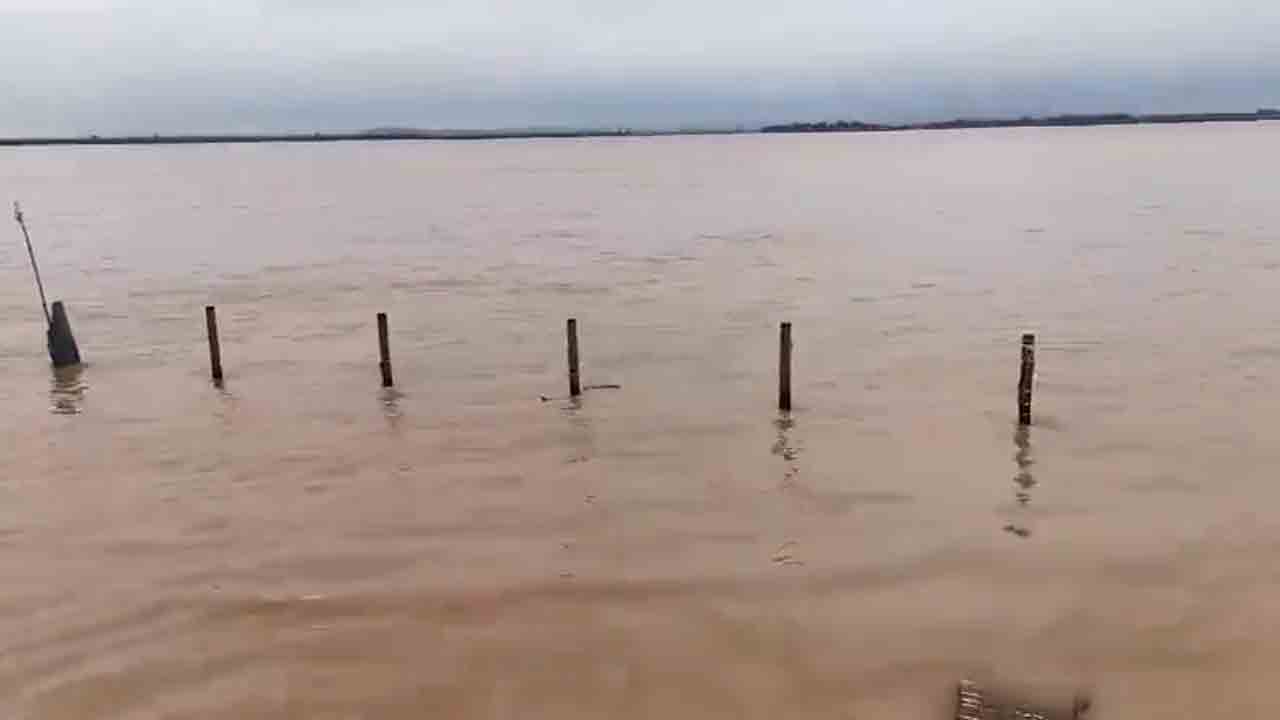 Kaleshwaram | కాళేశ్వరం వద్ద పెరిగిన నీటి మట్టం.. మొదటి ప్రమాద హెచ్చరిక జారీ