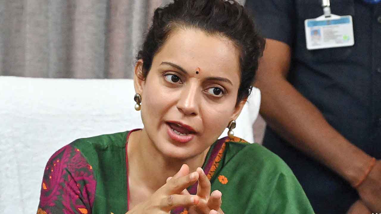 Kangana Ranaut | బాలీవుడ్ క్వీన్ కంగనా రనౌత్కు ఆగ్రా కోర్టు నోటీసులు..!
