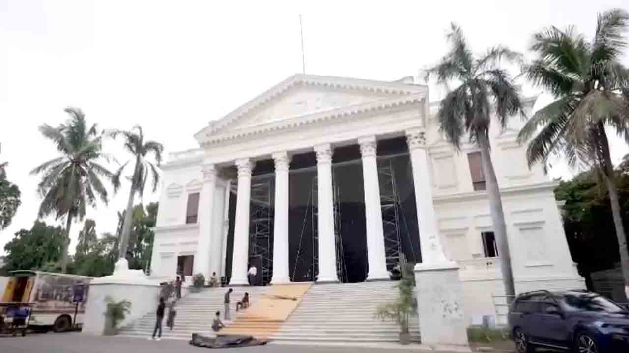 Venkatesh – Anil Ravipudi | తెలంగాణ మహిళా విశ్వవిద్యాలయంలో ‘వెంకీ’ మూవీ కోసం కోసం భారీ సెట్.!