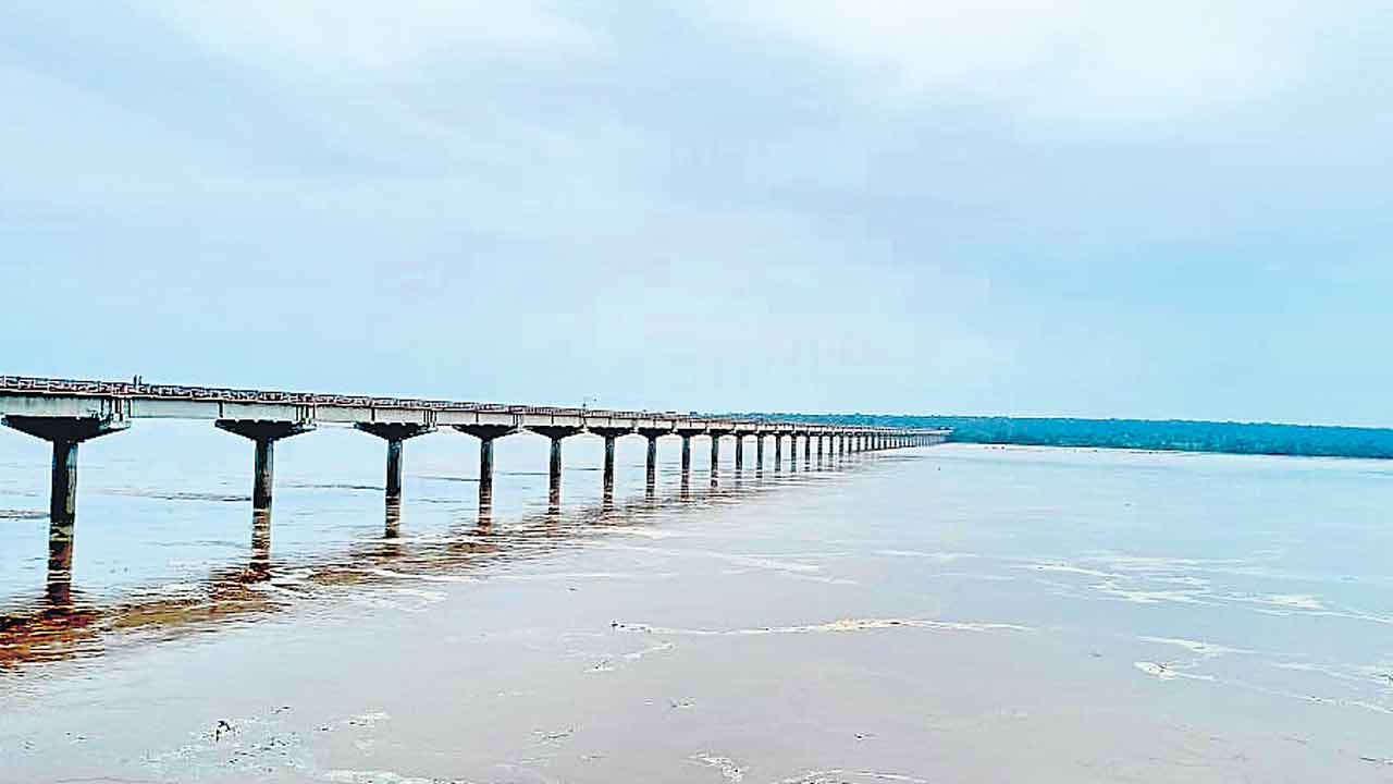 గోదావరికి భారీగా వరద