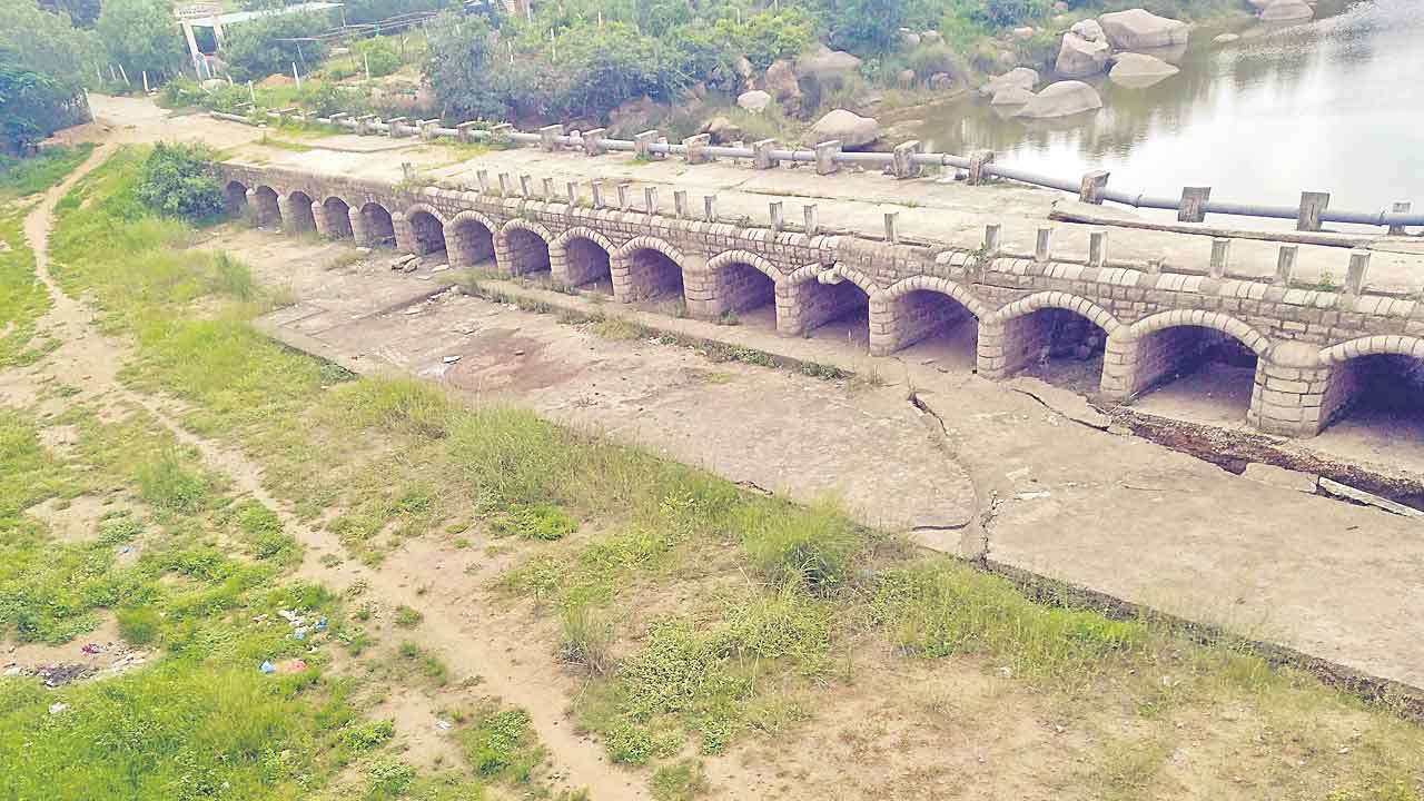 నాడు జలకళ..నేడు వెలవెల