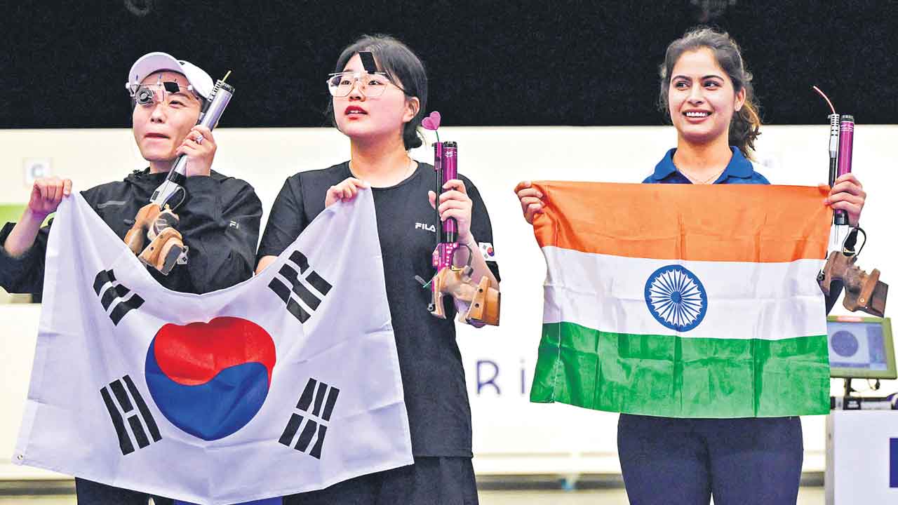 Manu Bhaker | మను చరిత్ర.. విశ్వక్రీడల్లో పతకం గెలిచిన తొలి భారత మహిళా షూటర్‌