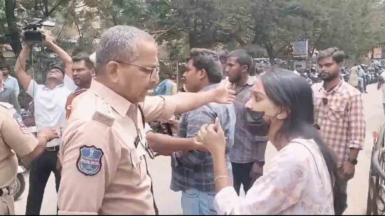 Gandhi Hospital | గాంధీ హాస్పిట‌ల్ వ‌ద్ద ఉద్రిక్త‌త‌.. మీడియా ప్ర‌తినిధుల‌పై పోలీసుల దౌర్జన్యం.. వీడియో