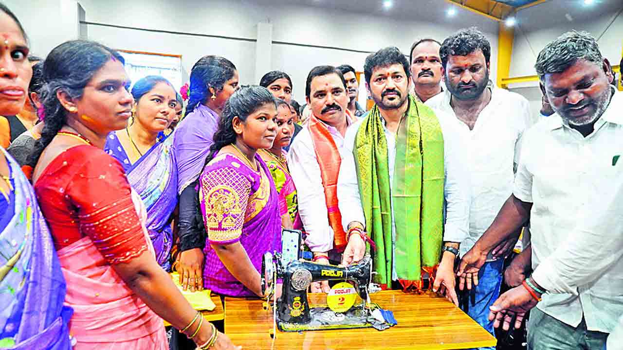 మహిళలు ఆర్ధికంగా ఎదగాలి