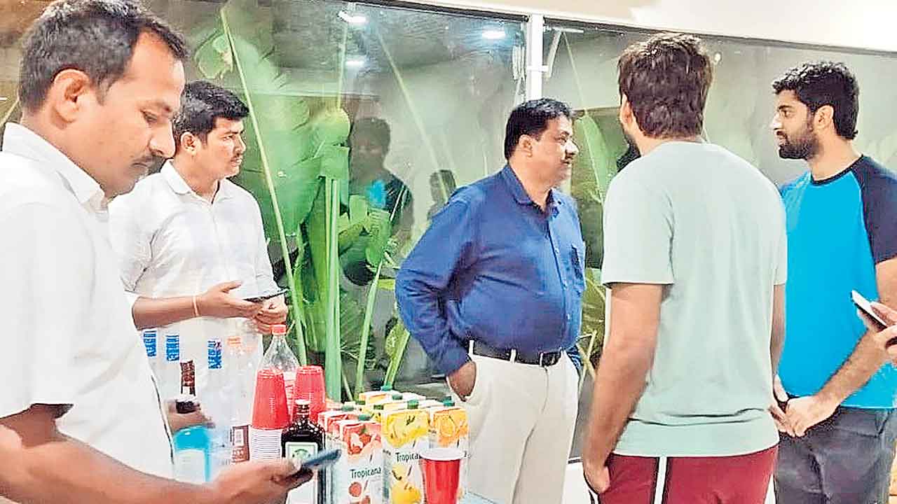 దావత్‌లో లిక్కర్‌పై ఎక్సైజ్‌ నజర్‌