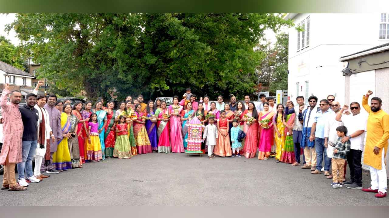 NRI | లండన్‌లో ఘనంగా ‘టాక్ బోనాల జాతర’ వేడుకలు