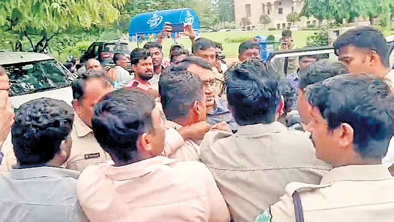 ఓయూలో మళ్లీ రగిలిన జ్వాల