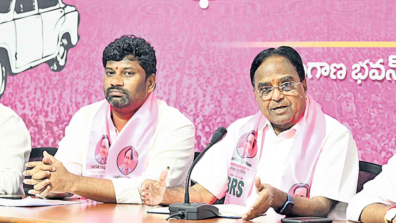 ఢిల్లీలో మకాం.. పాలనకు రికాం