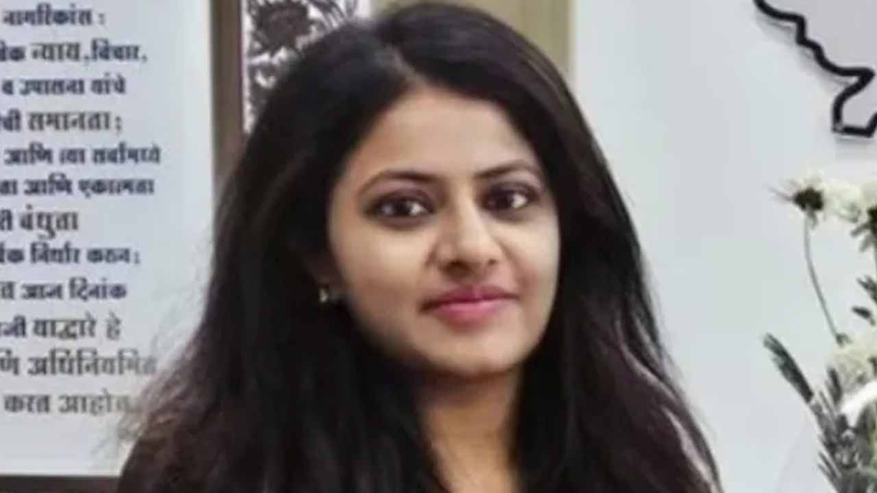 Puja Khedkar: ఆడీ కారుపై 21 పెండింగ్ ఛ‌లాన్లు..  రూ.27 వేల పెనాల్టీ క‌ట్టాలంటూ నోటీసులు