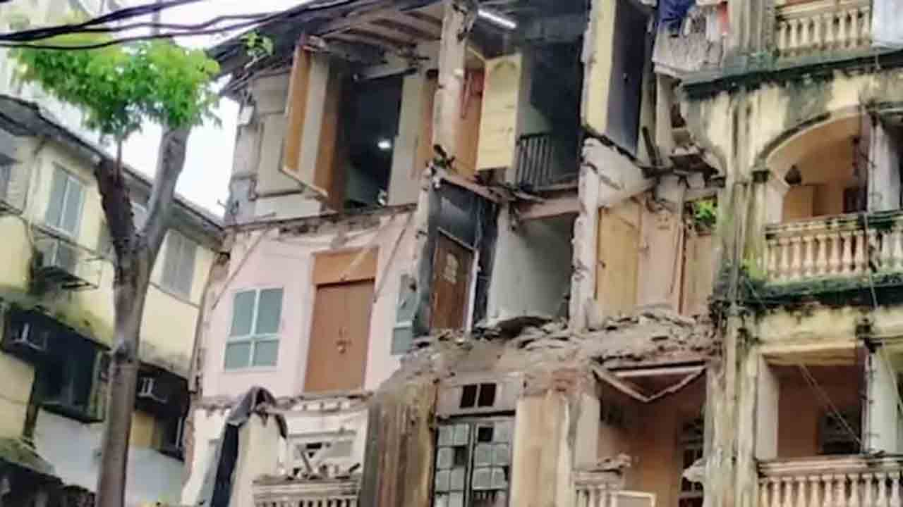 portion of building collapses | కూలిన బిల్డింగ్ కొంత భాగం.. మహిళ మృతి, ముగ్గురికి గాయాలు