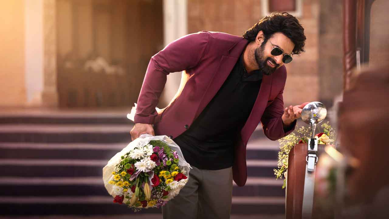 Prabhas | రాజా సాబ్‌ వింటేజ్‌ లుక్‌