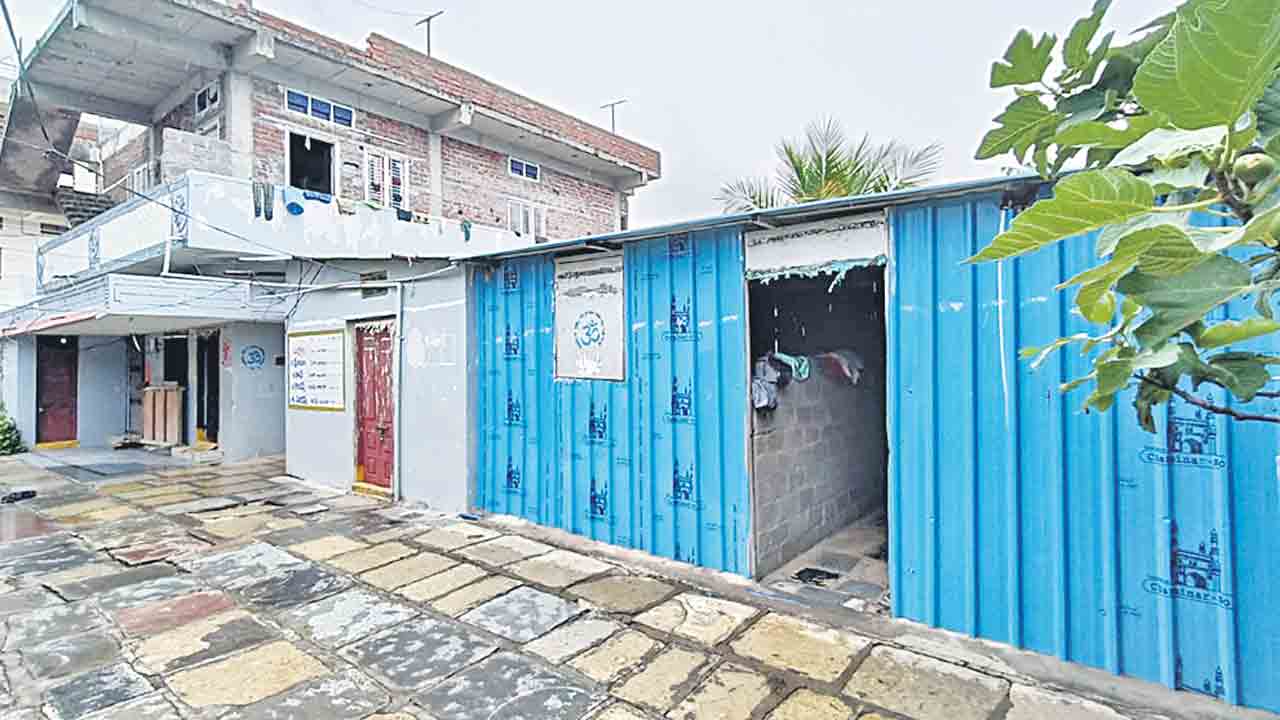 అసౌకర్యాలకు నిలయం వసతి గృహం