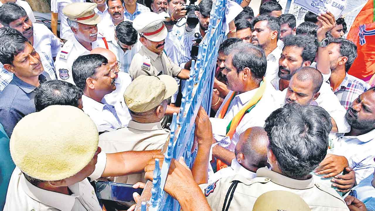 తీన్మార్‌ మల్లన్నకు నిరసన సెగ