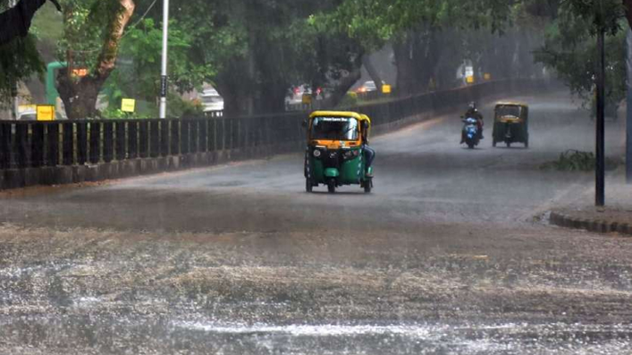 TG Rains | తెలంగాణలో ఐదురోజులు వర్షాలే..! ఎల్లో అలర్ట్‌ జారీ చేసిన వాతావరణ కేంద్రం
