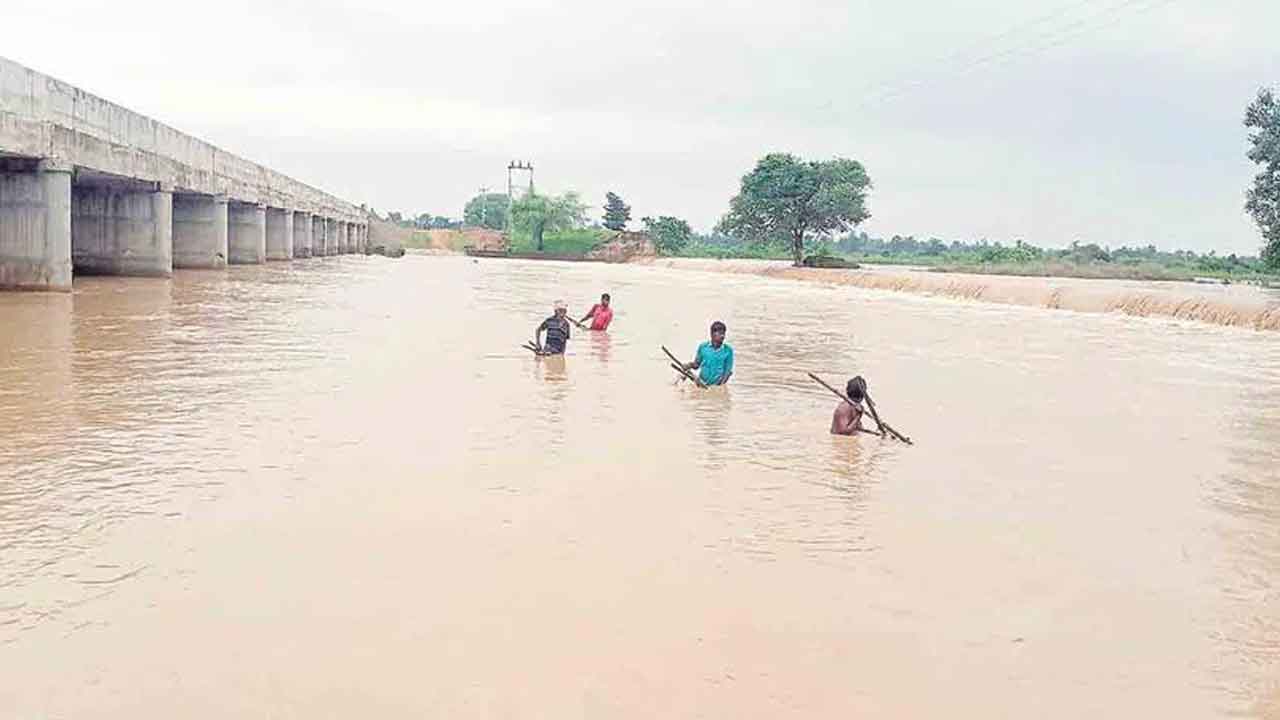 ముంచెత్తిన వరద