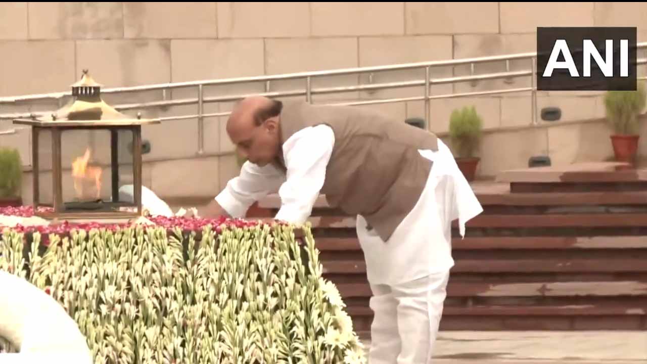 Kargil Vijay Diwas: కార్గిల్ విజ‌య్‌ దివ‌స్‌..  ర‌క్ష‌ణ మంత్రి, త్రివిధ ద‌ళాల వైస్ చీఫ్‌లు నివాళి