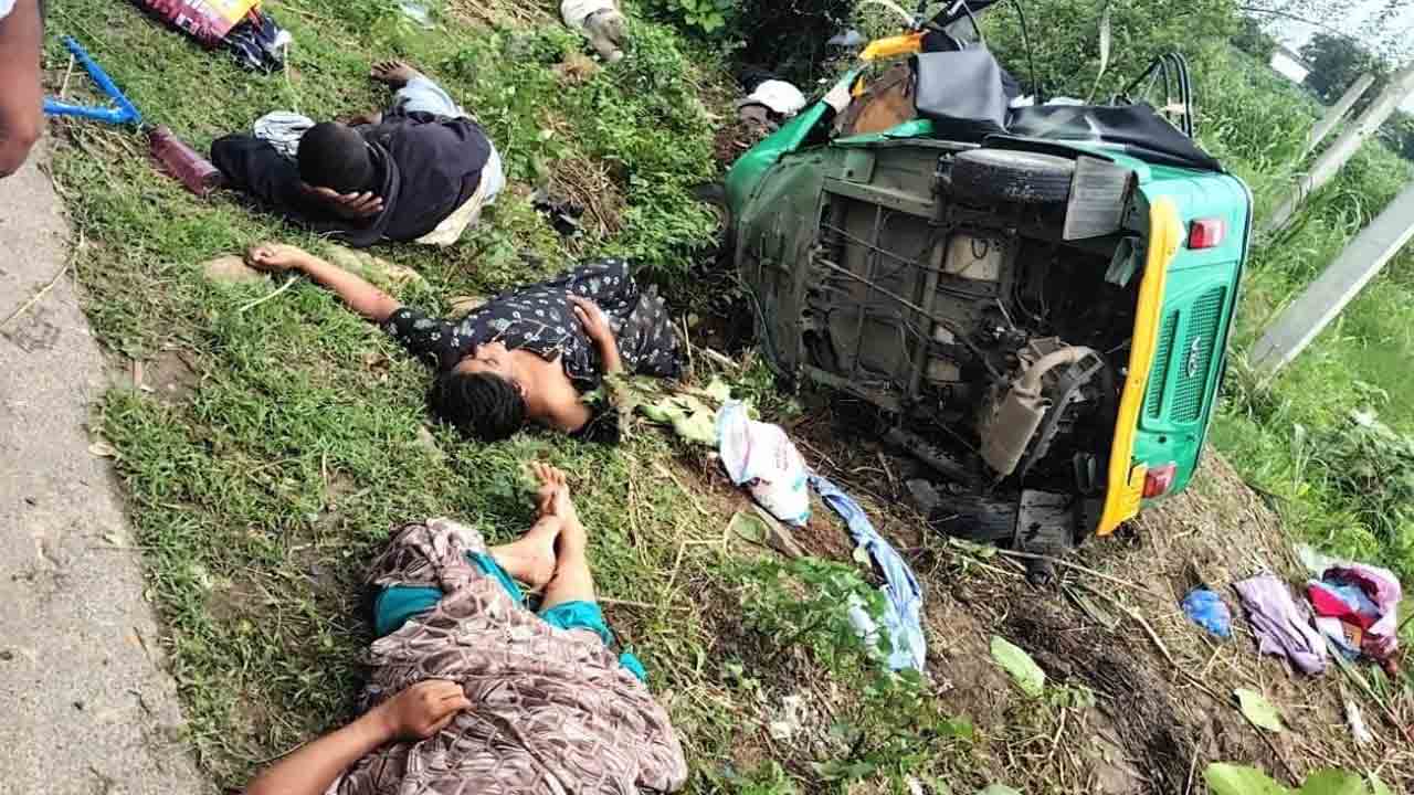 రోడ్డు ప్రమాదంలో ఇద్దరు మృతి