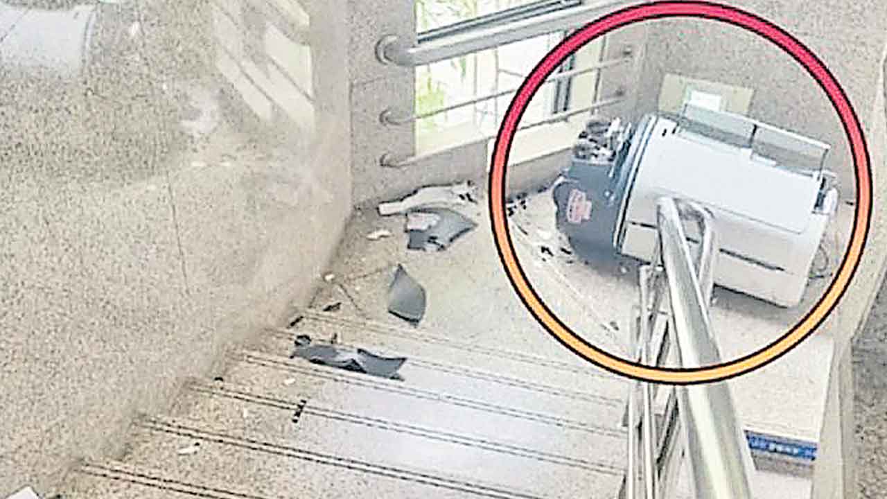 Robot Suicide | ఆత్మహత్య చేసుకున్న రోబో.. దక్షిణ కొరియాలో ఆసక్తికర ఘటన