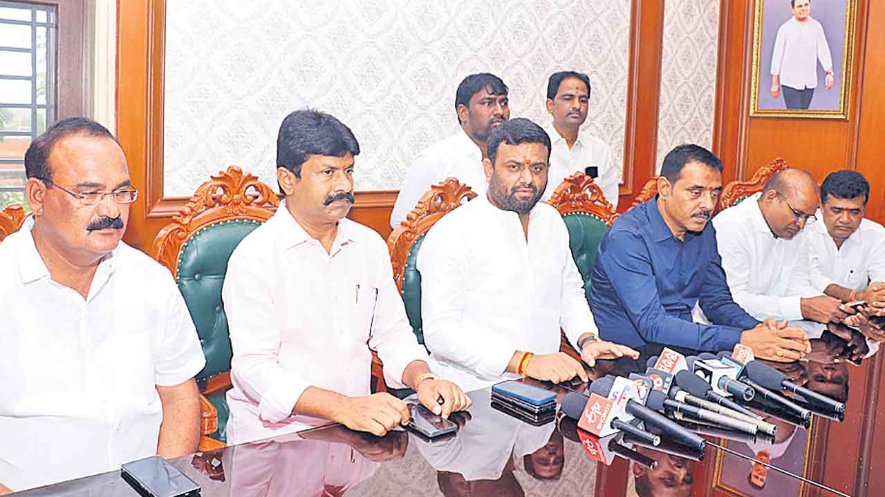 కాంగ్రెస్‌ పాలనలో.. అందరికీ కష్టాలే..