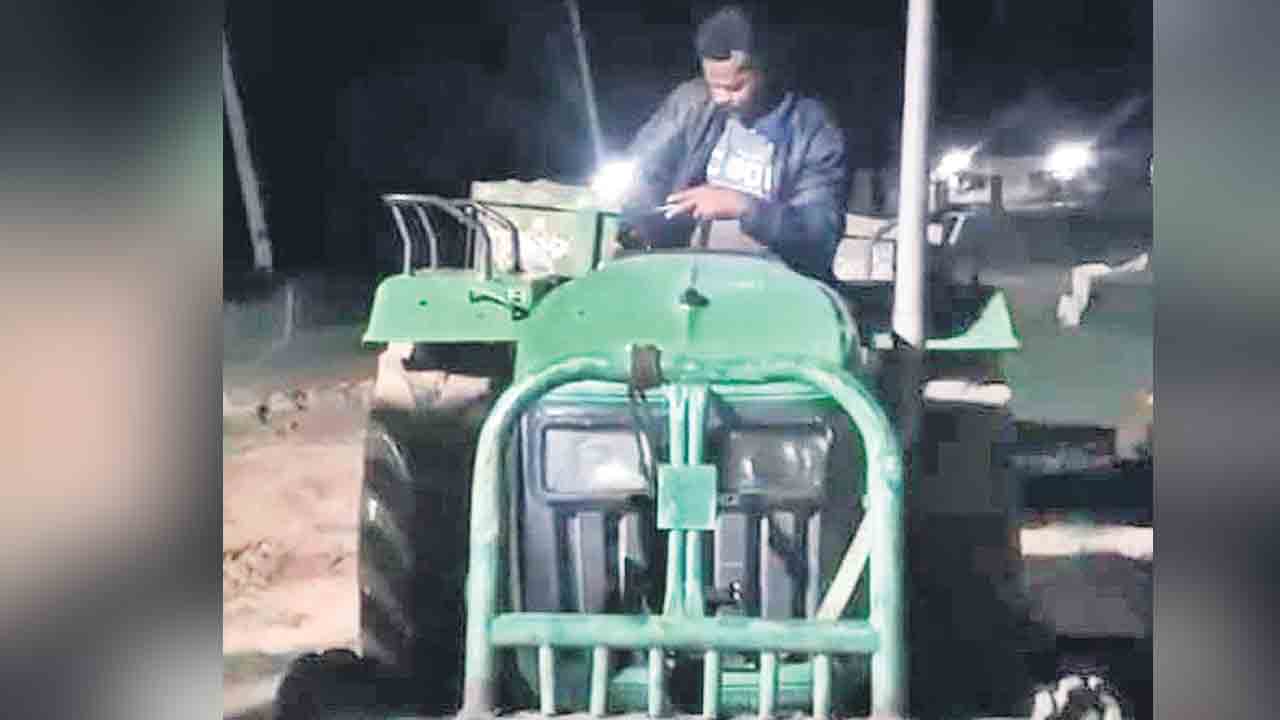 అడ్డొస్తే కొట్టుడే..