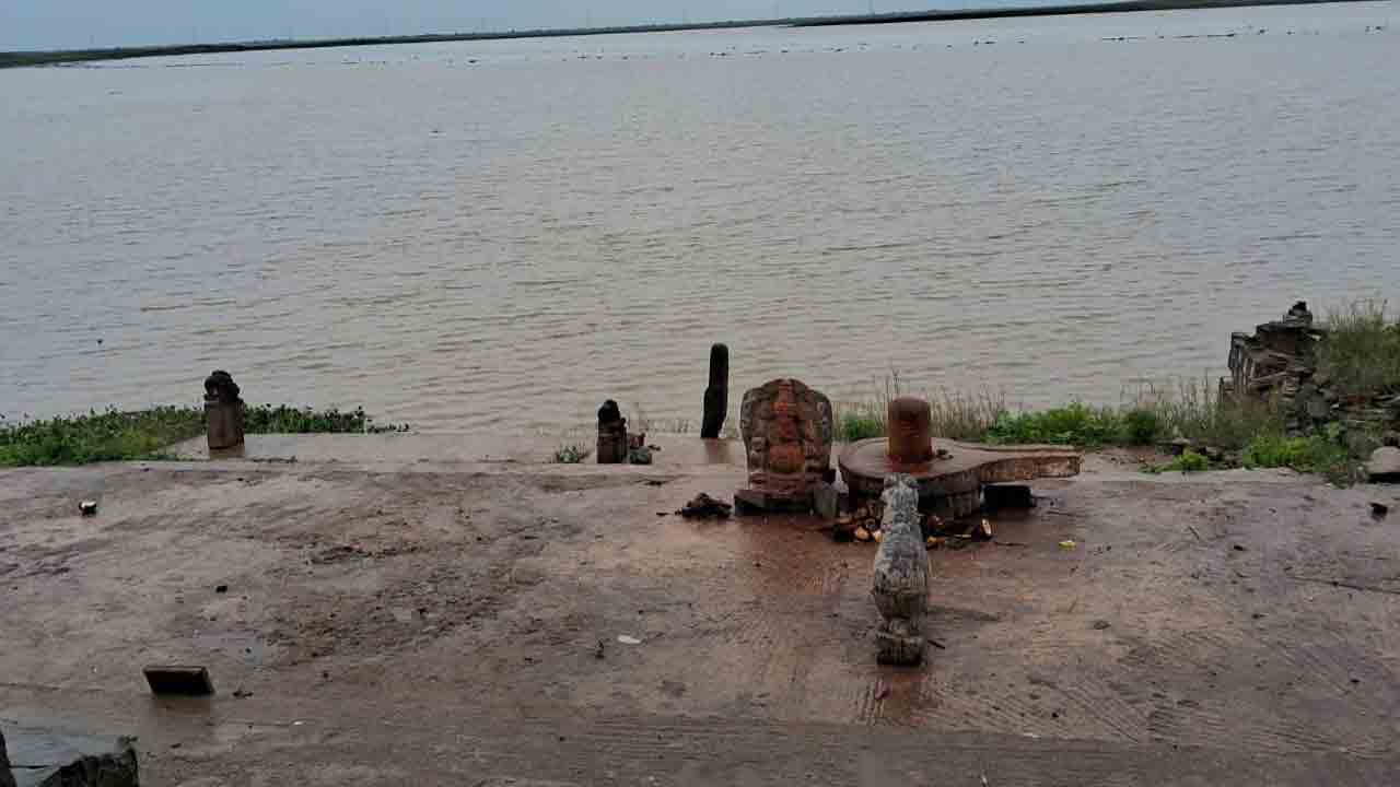 సంగమేశ్వరం వద్ద జలసవ్వడి