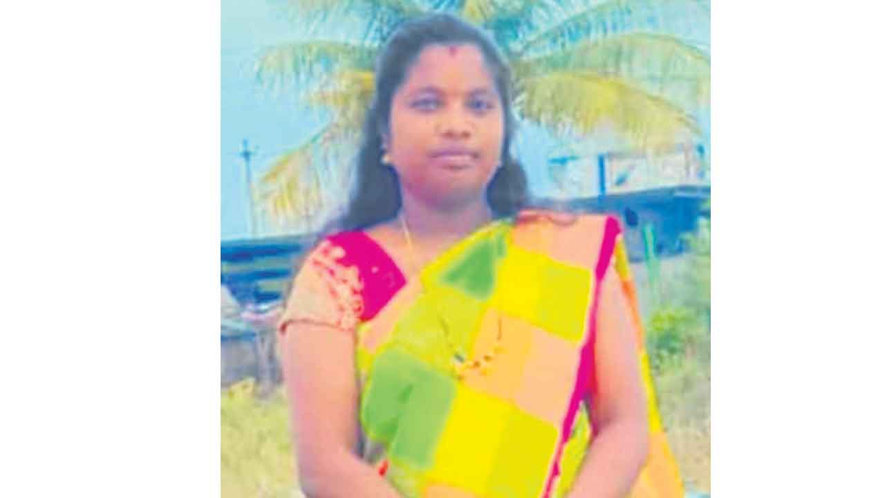 పెండ్లయిన యేడాదికే..