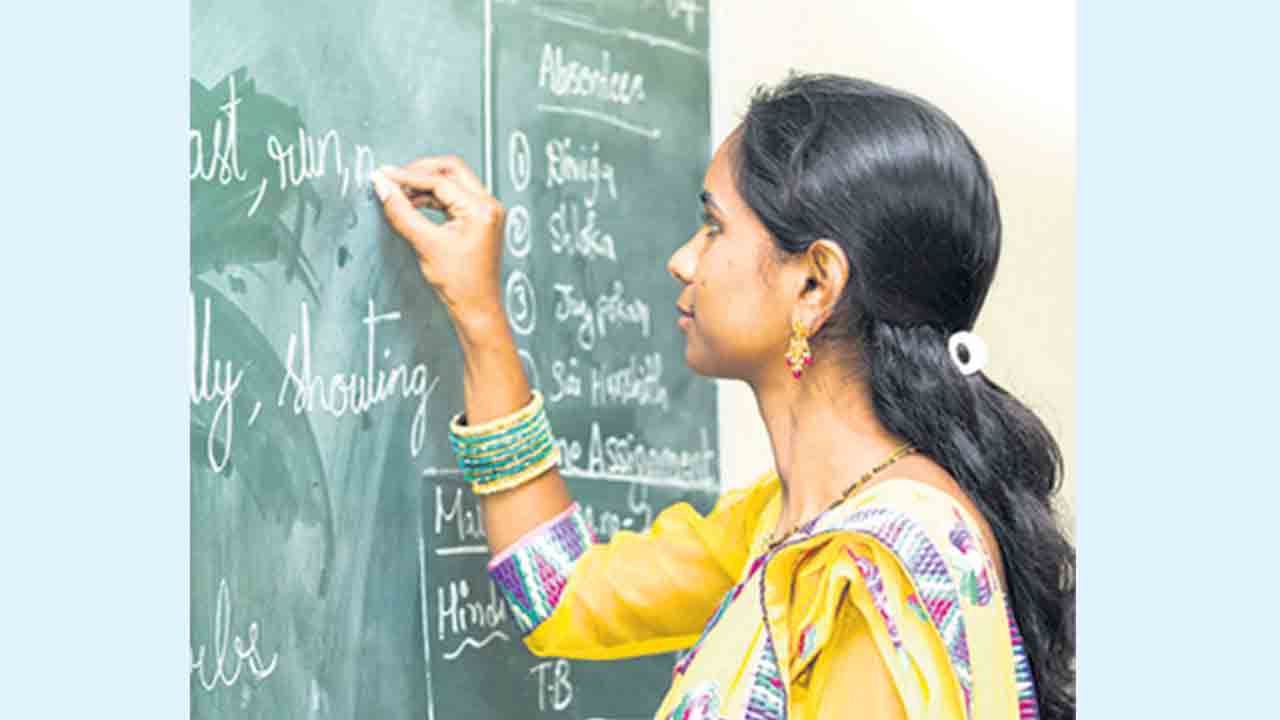 75 మంది ఎస్‌జీటీలకు ఉద్యోగోన్నతి