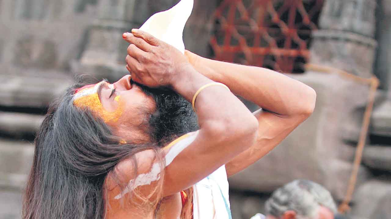 శుభప్రదం.. శంఖనాదం