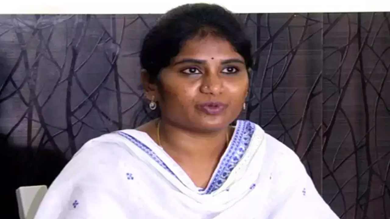 ఎంపీ విజయసాయితో నాకు సంబంధం లేదు.. ప్రెగ్నెన్సీ వార్తలపై దేవాదాయ అసిస్టెంట్ కమిషనర్ వివరణ
