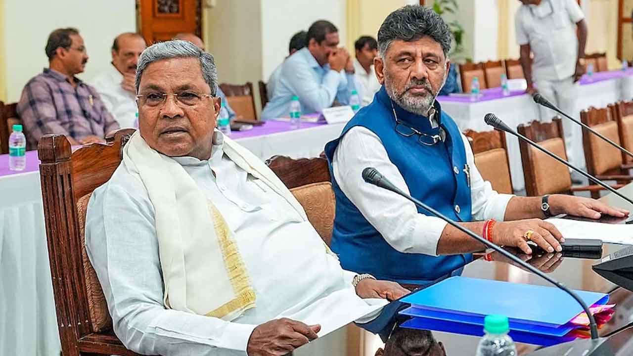 కర్ణాటక ఉద్యోగులకు 27.5% ఫిట్‌మెంట్‌