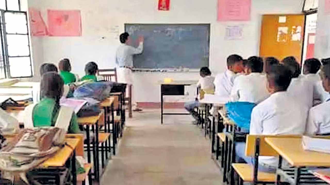 Promotions | సబార్డినేట్‌ రూల్స్‌కు విరుద్ధంగా సీనియార్టీ.. గురుకులాల్లో ప్రమోషన్ల రచ్చ!