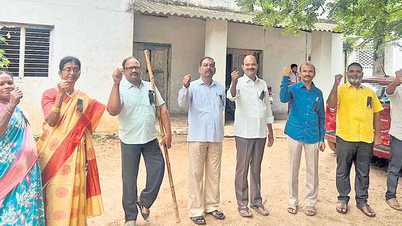 Rationalization | లేదు లేదంటూనే.. అంతర్గతంగా బడుల రేషనలైజేషన్‌