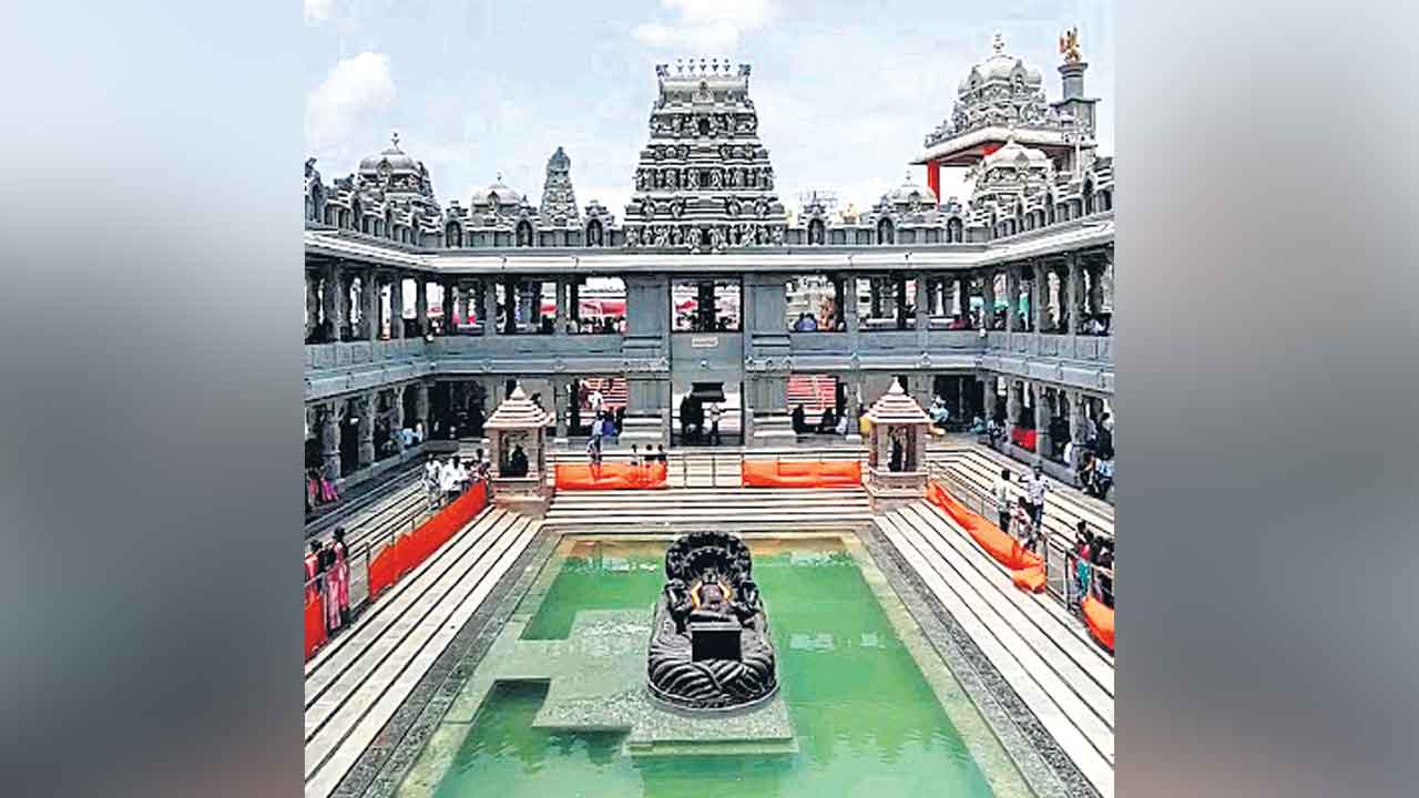 అర్చకుల బదిలీ!