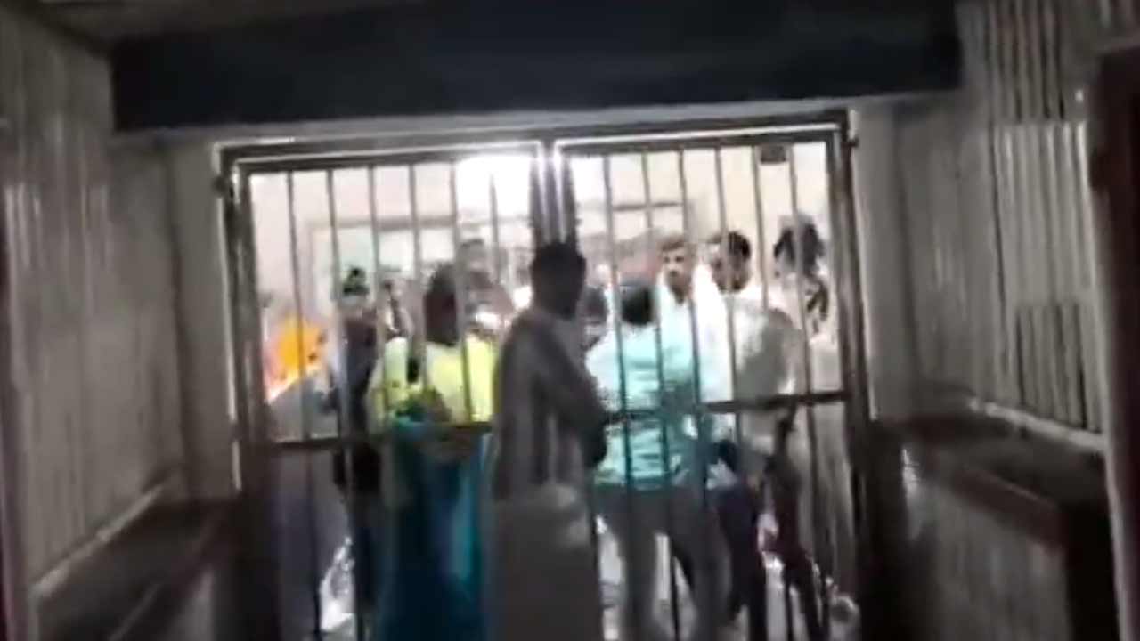 Tirumala Prank Video | తిరుమలలో ప్రాంక్ వీడియోలు.. ఏంటి ఈ దారుణం?