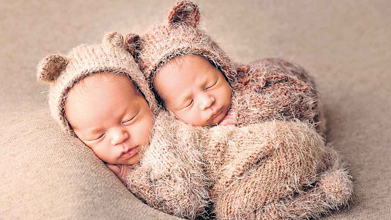 Twins | ఇద్దరిలో ఒకరు ఎందుకలా